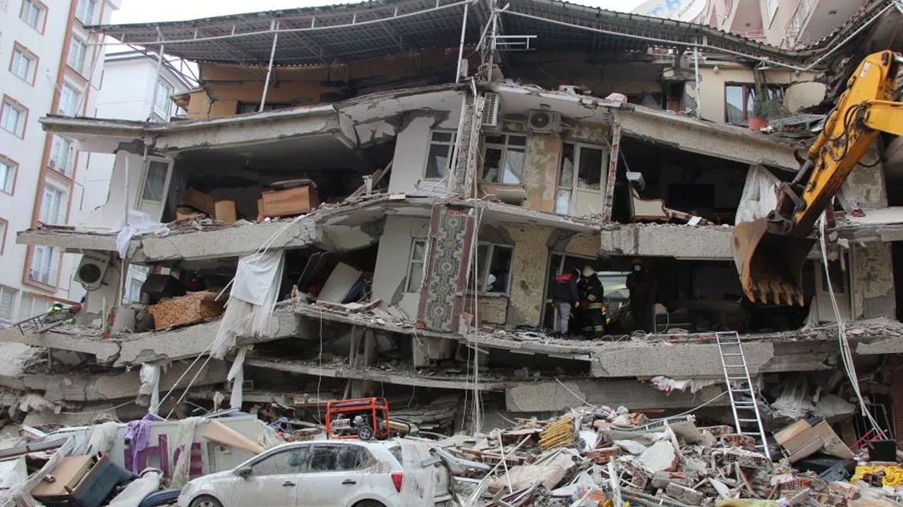 SES'ten Deprem Raporu: Binlerce İnsan Ölüm Raporu Verilmeden Kayıp