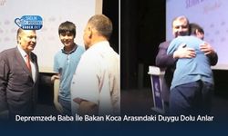 Depremzede Baba İle Bakan Koca Arasındaki Duygu Dolu Anlar